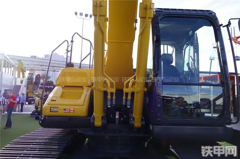 神钢SK210LC-9进口挖掘机局部