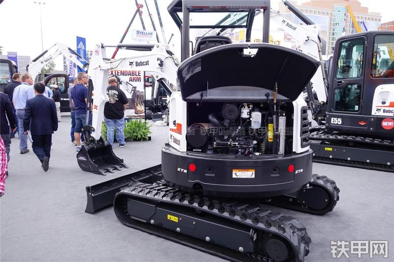 山猫E35i挖掘机整机外观