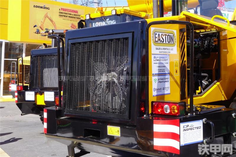 龙工CDM835装载机局部