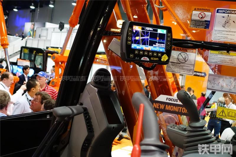 日立ZX210LC-5挖掘机局部