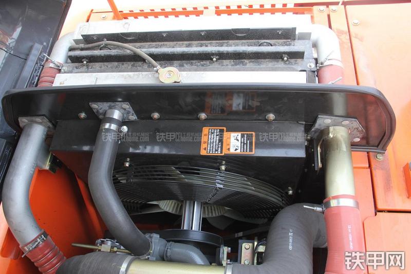 迪万伦DH215-9E挖掘机局部