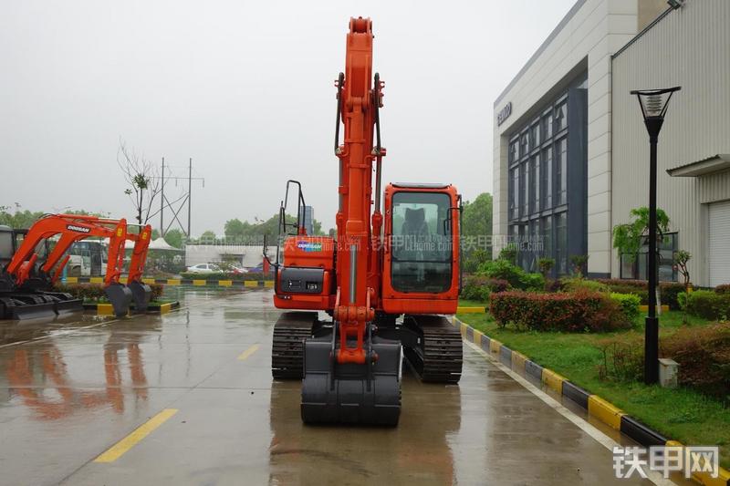 迪万伦DX120挖掘机整机外观