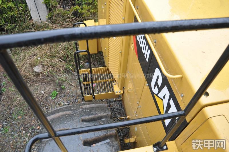 卡特彼勒986H装载机局部