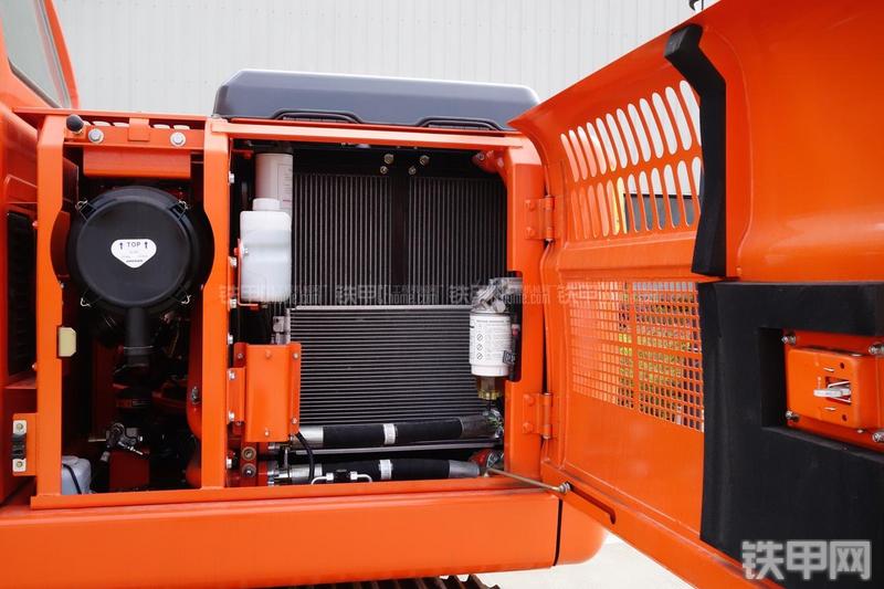 迪万伦DX150LC挖掘机局部