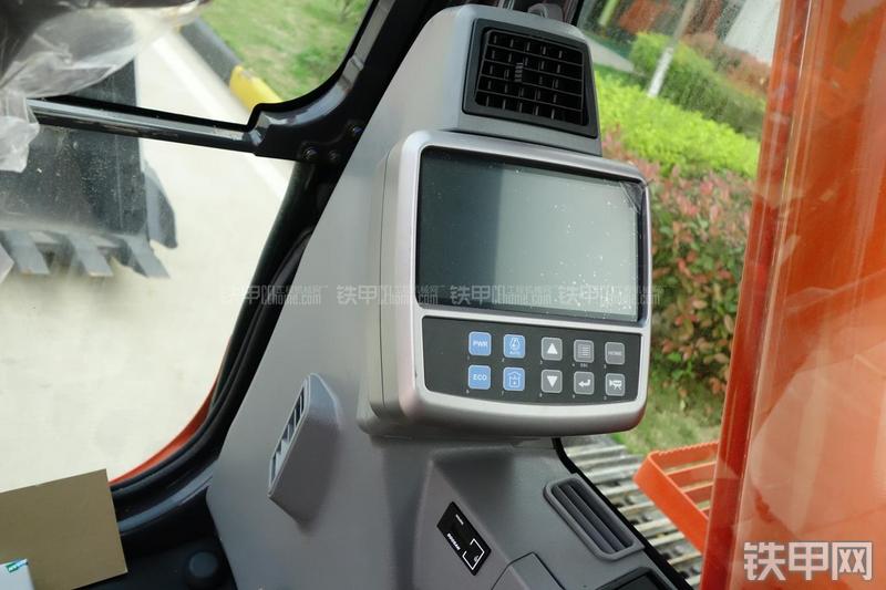 迪万伦DX150LC挖掘机局部