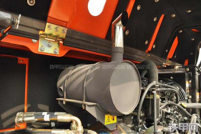 迪万伦DX80挖掘机局部