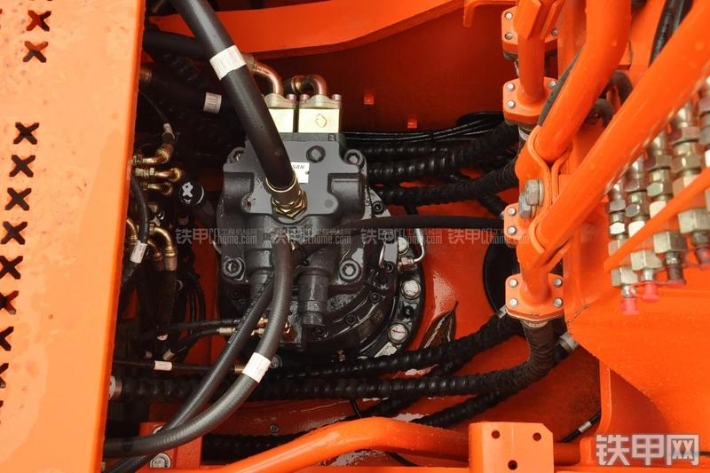 迪万伦DH225LC-9挖掘机局部