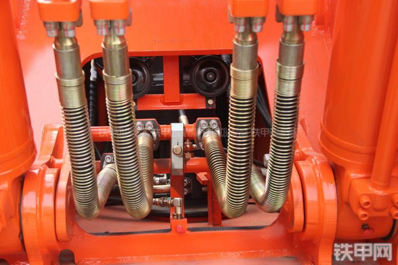 迪万伦DH215-9E挖掘机局部