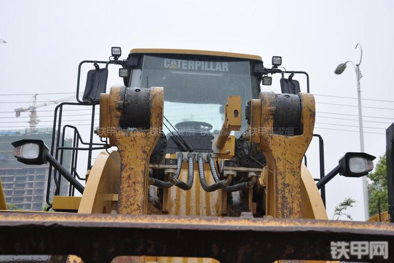卡特彼勒986H装载机局部