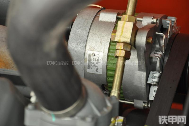 迪万伦DH225LC-9挖掘机局部