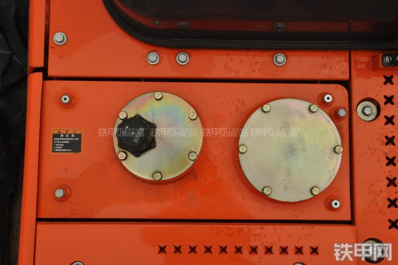 迪万伦DH225LC-9挖掘机局部