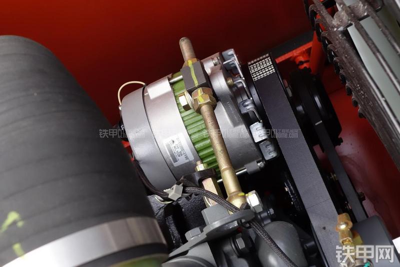 迪万伦DX150LC挖掘机局部