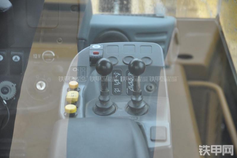 卡特彼勒986H装载机局部