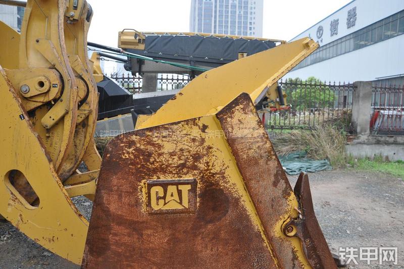 卡特彼勒986H装载机局部
