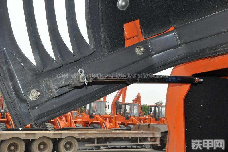 迪万伦DX80挖掘机局部