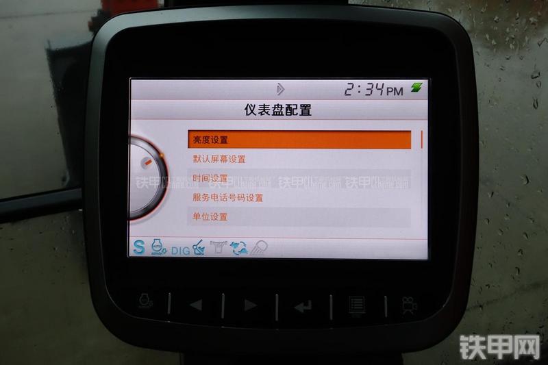 迪万伦DX120挖掘机局部