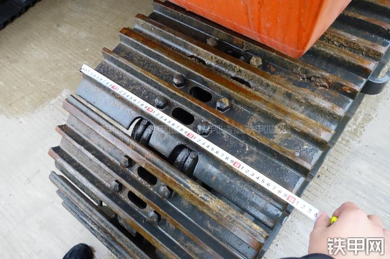 迪万伦DX120挖掘机局部