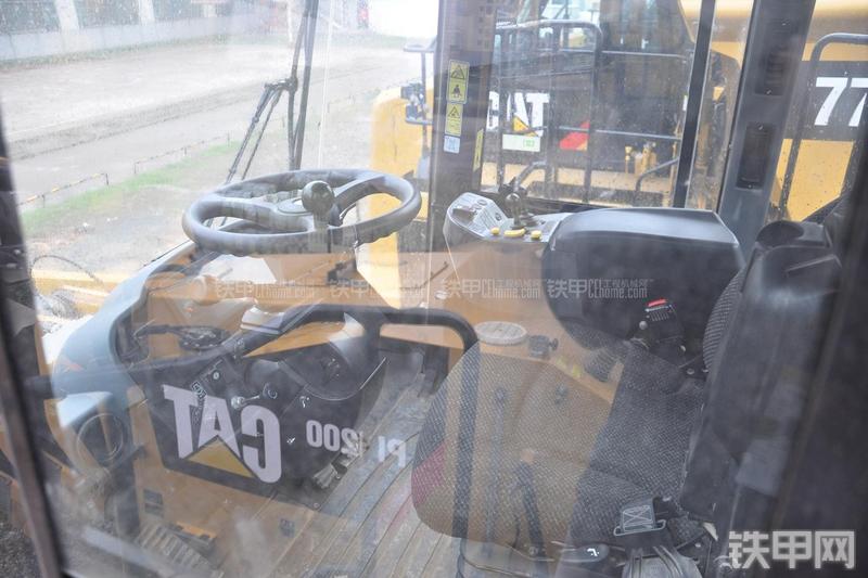 卡特彼勒986H装载机局部