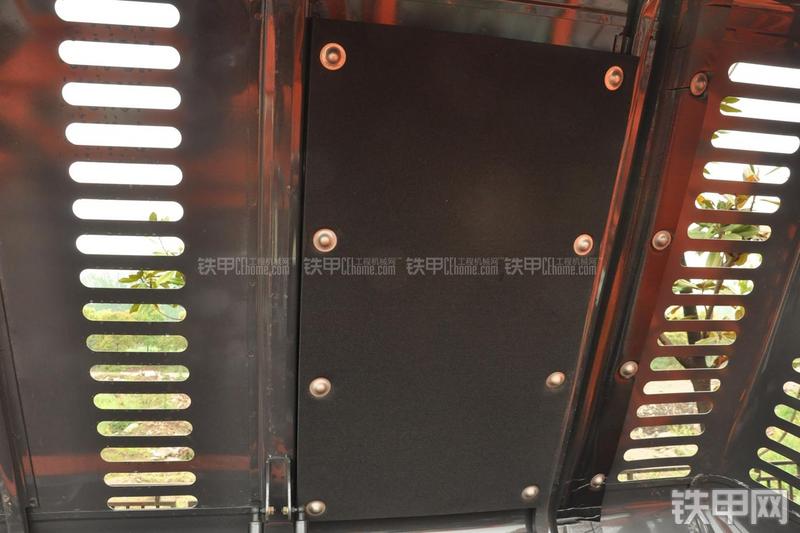 迪万伦DH225LC-9挖掘机局部