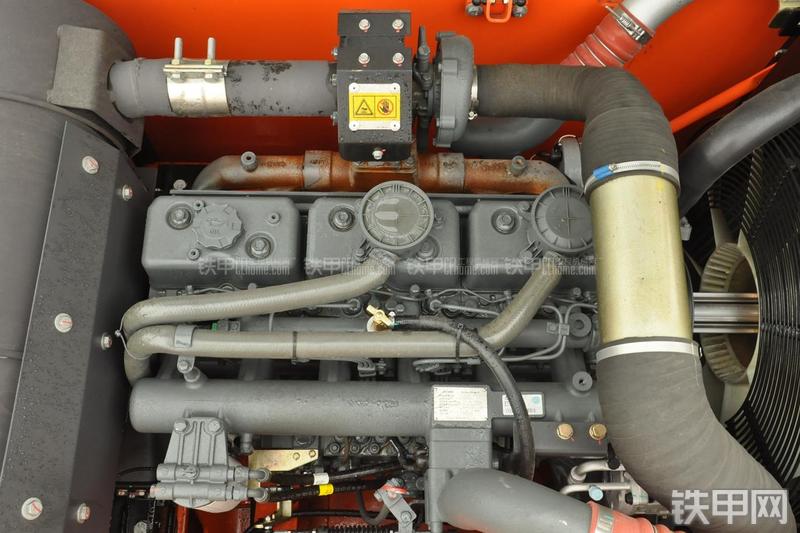 迪万伦DH225LC-9挖掘机局部