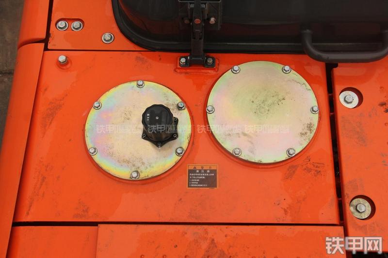 迪万伦DX300LC挖掘机局部