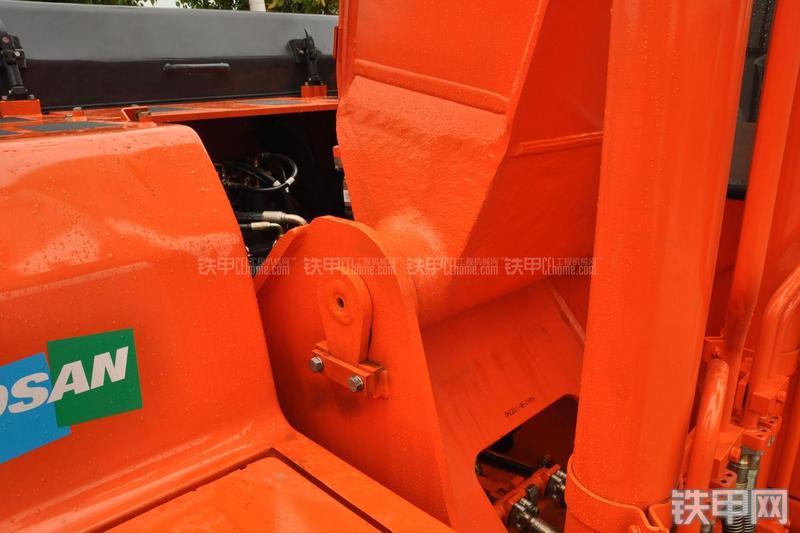 迪万伦DH220LC-9E挖掘机局部