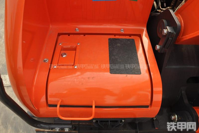 迪万伦DX80挖掘机局部