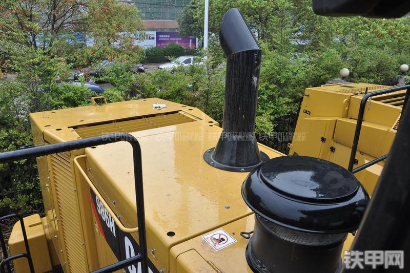 卡特彼勒986H装载机局部