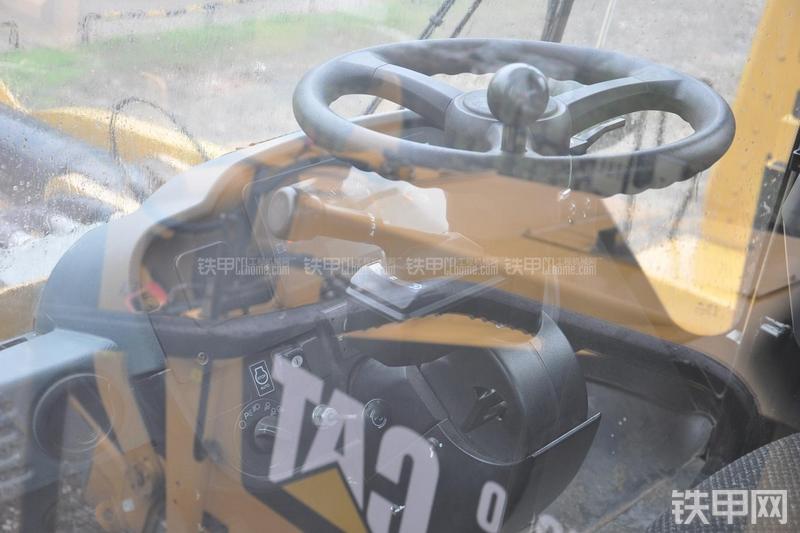 卡特彼勒986H装载机局部