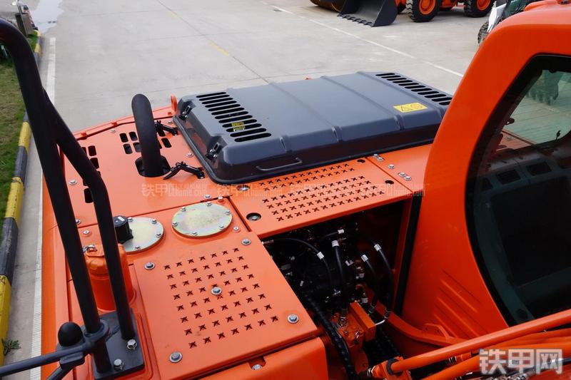 迪万伦DX150LC挖掘机局部