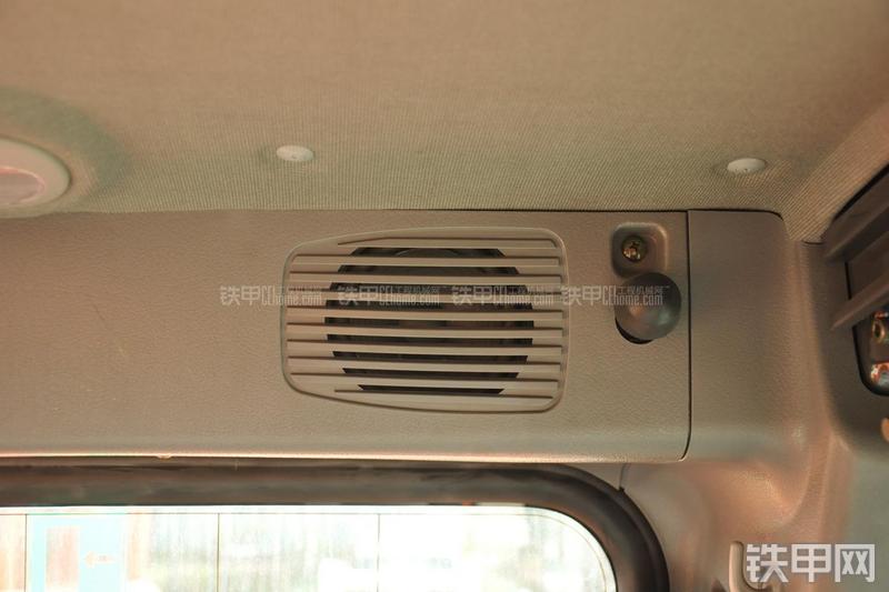 迪万伦DX80挖掘机局部