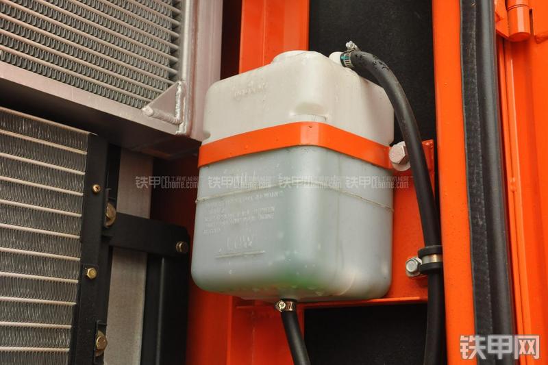 迪万伦DH225LC-9挖掘机局部