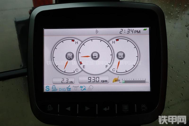 迪万伦DX120挖掘机局部