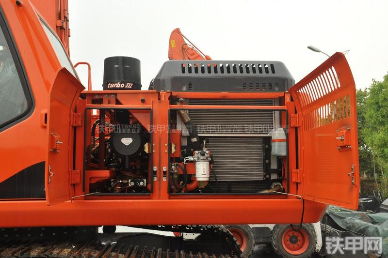 迪万伦DH225LC-9挖掘机局部