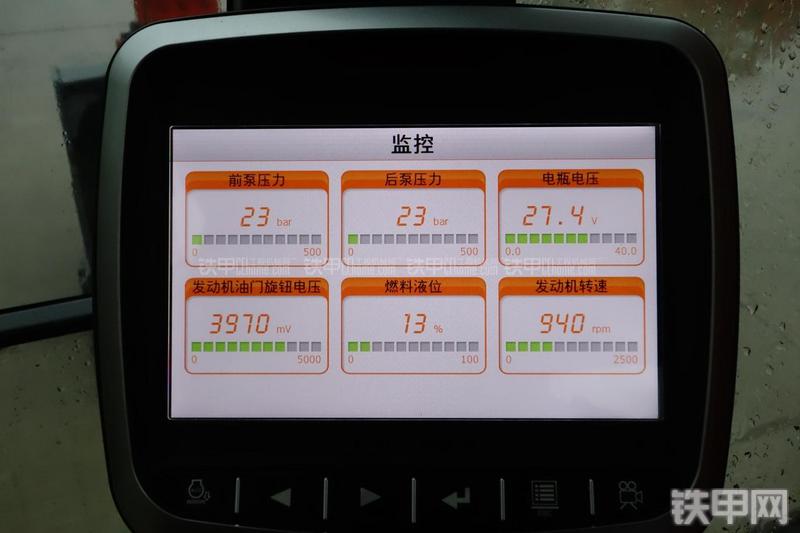 迪万伦DX120挖掘机局部