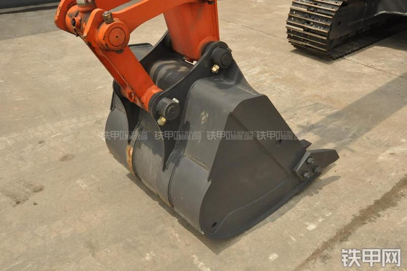 迪万伦DX80挖掘机局部