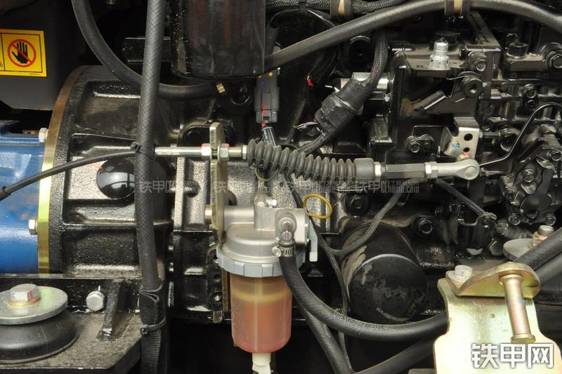 迪万伦DX80挖掘机局部