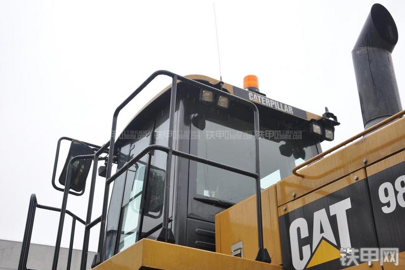 卡特彼勒986H装载机局部