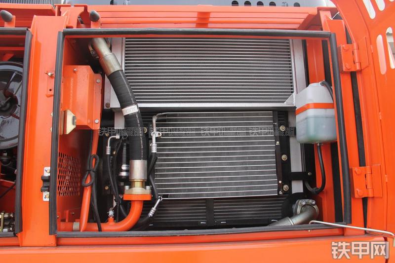 迪万伦DH215-9E挖掘机局部