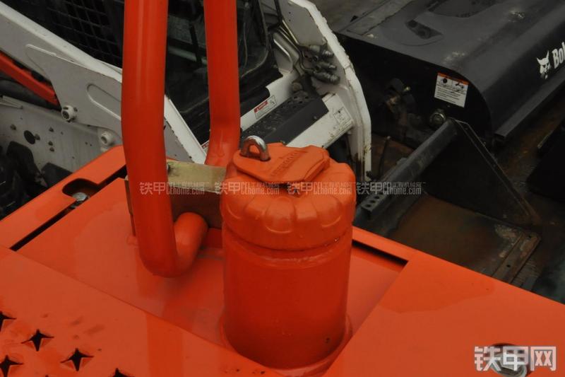 迪万伦DH225LC-9挖掘机局部