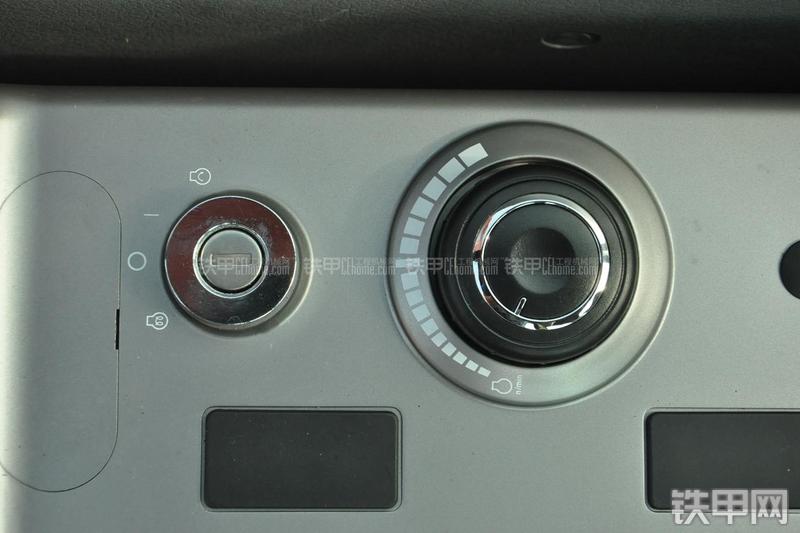 迪万伦DX80挖掘机局部