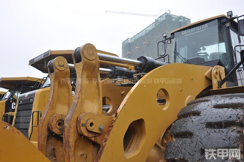 卡特彼勒986H装载机局部