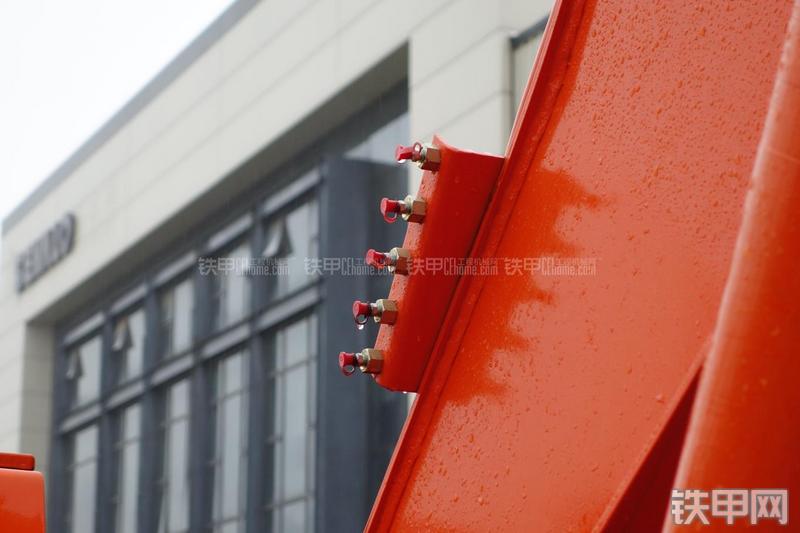 迪万伦DX120挖掘机局部