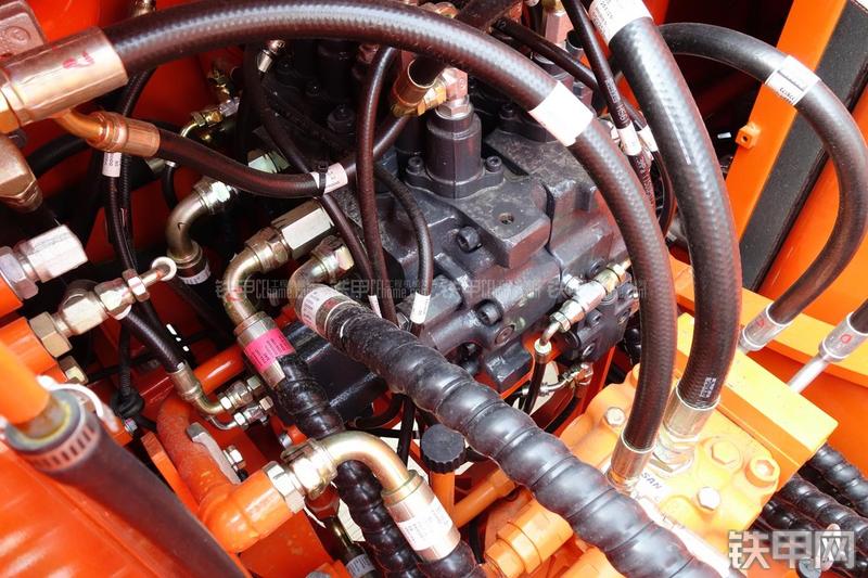 迪万伦DX150LC挖掘机局部