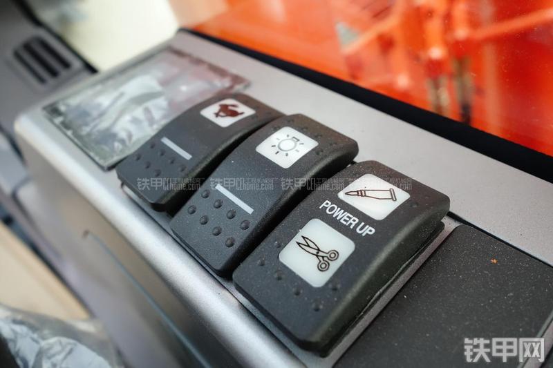 迪万伦DX150LC挖掘机局部