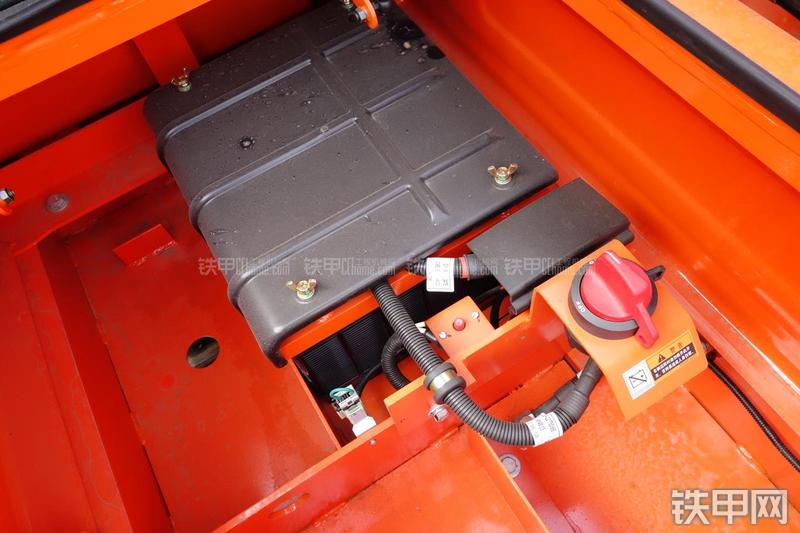 迪万伦DX150LC挖掘机局部