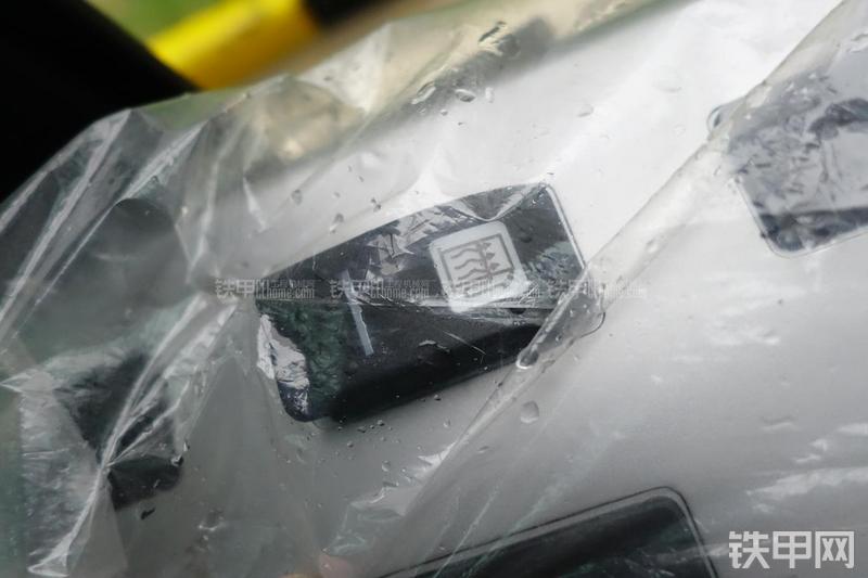 迪万伦DX120挖掘机局部