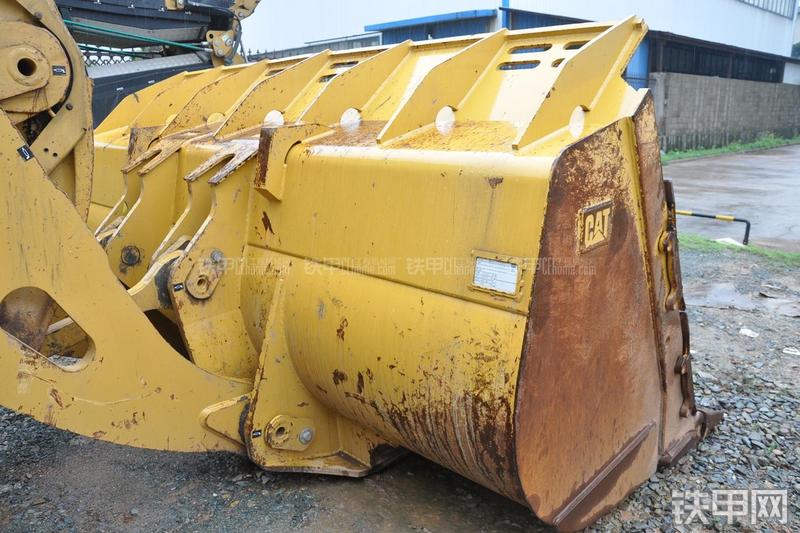 卡特彼勒986H装载机局部