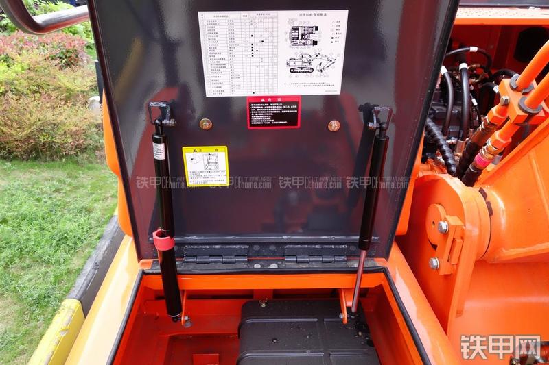 迪万伦DX150LC挖掘机局部