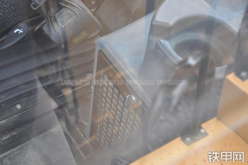 卡特彼勒986H装载机局部